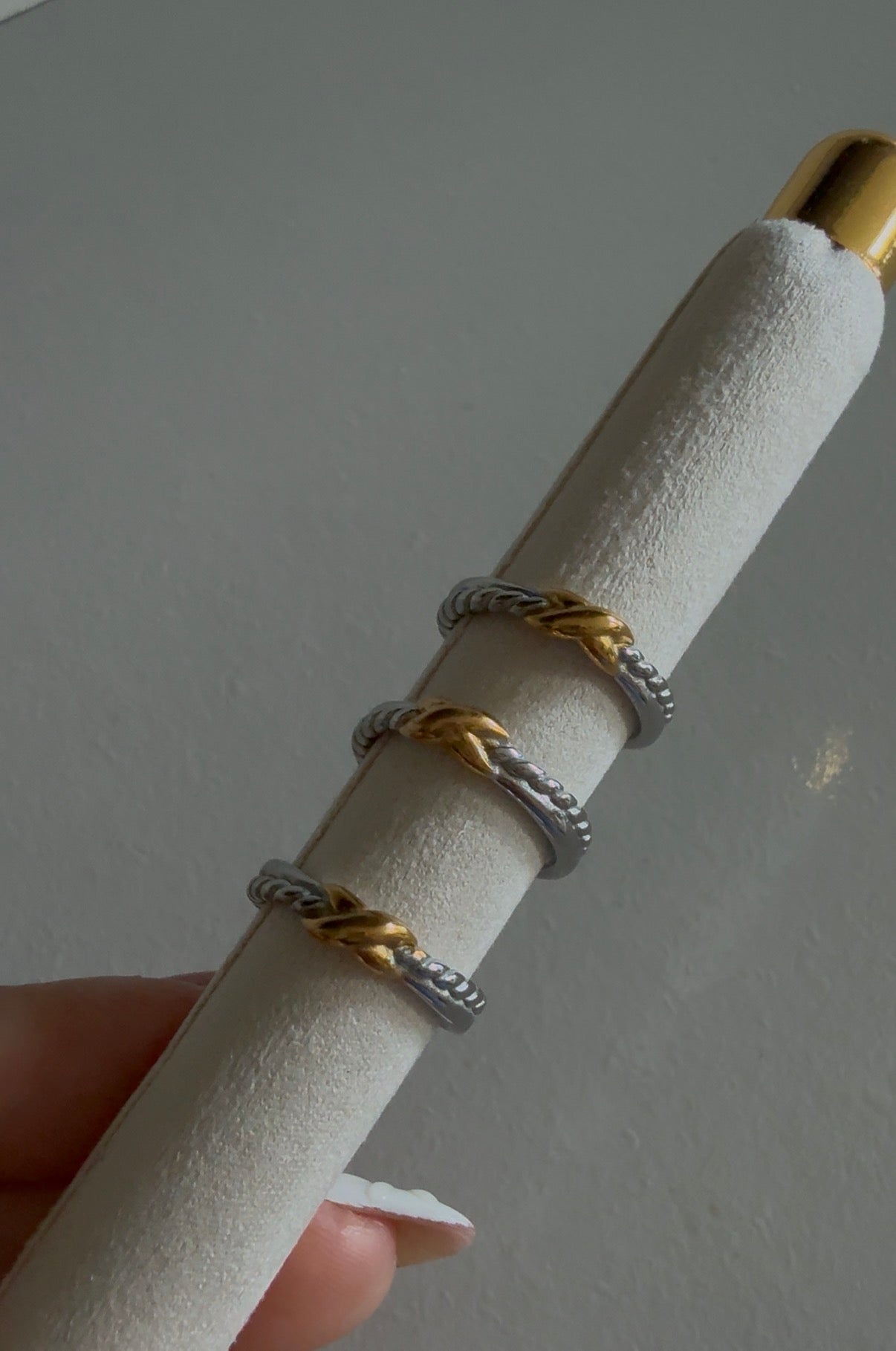 Soft Twist Ring