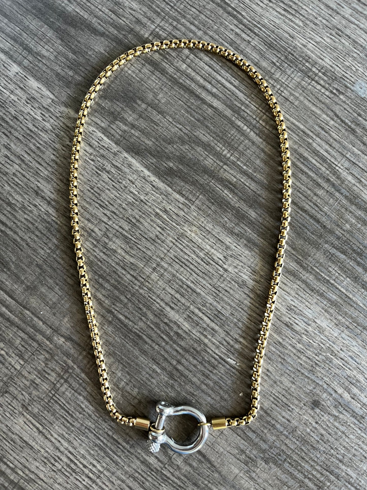 Collar Hera