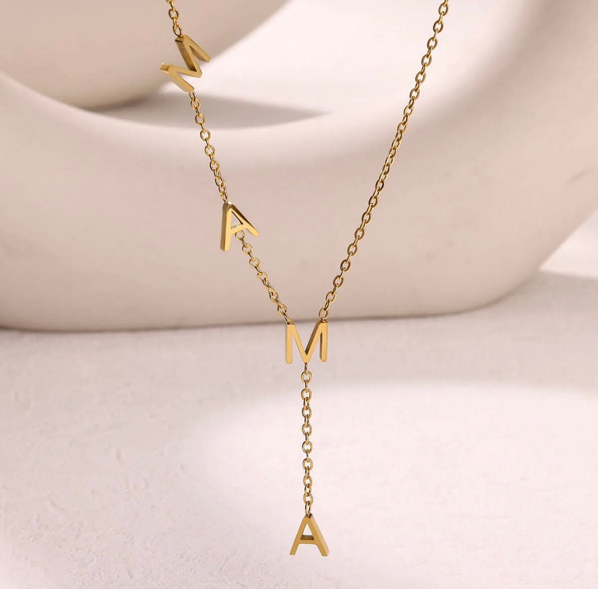 Mamá Necklace
