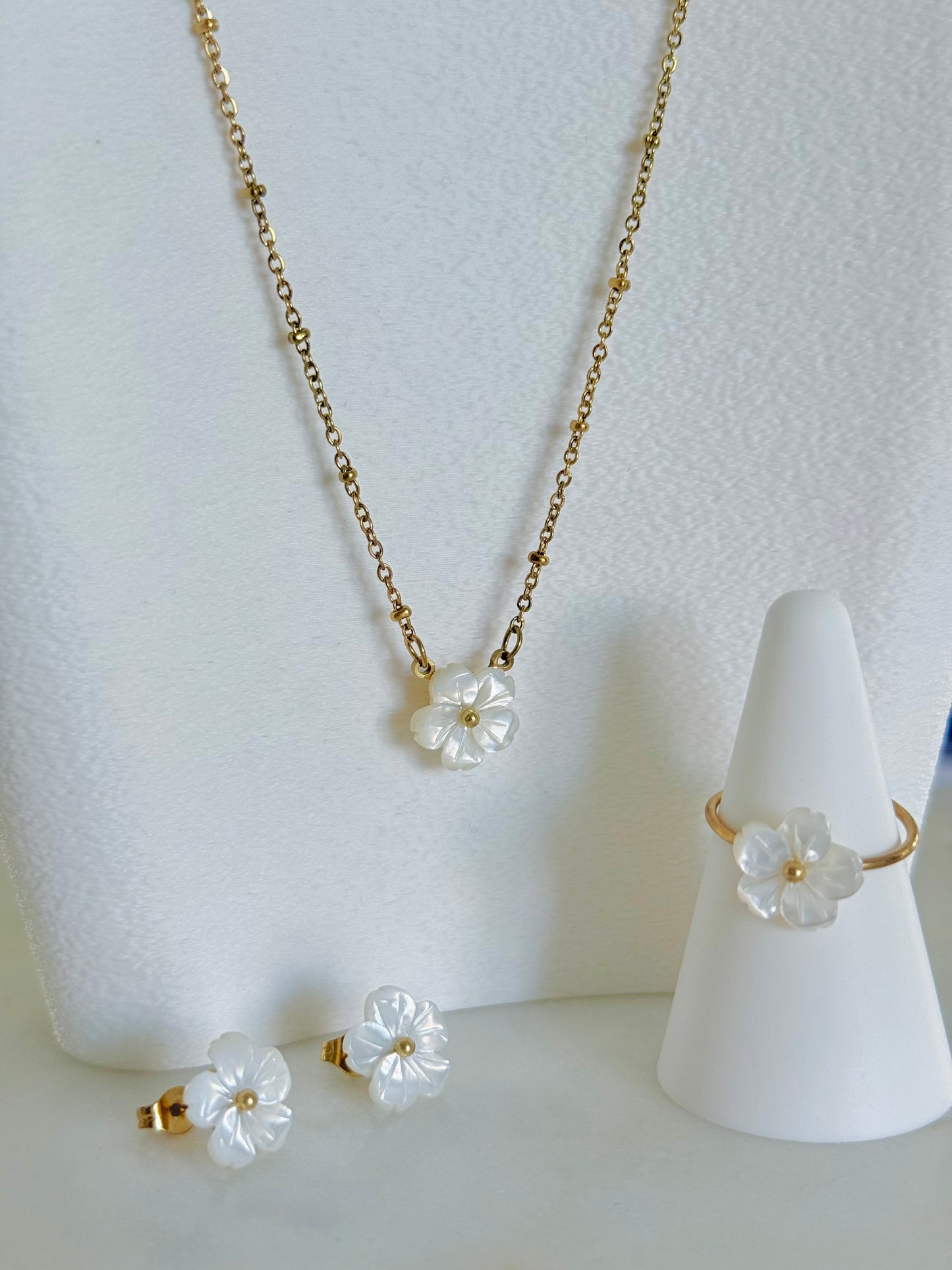 Set Petal Glow