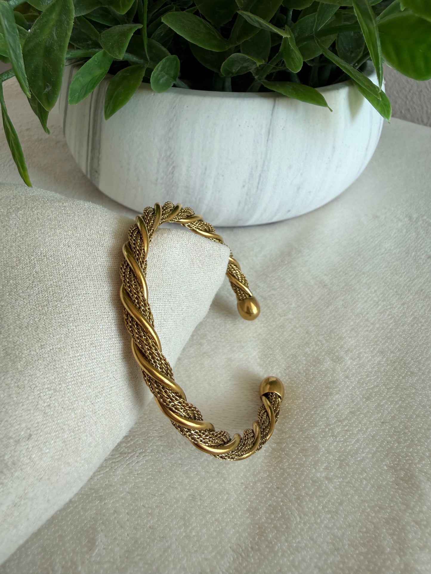 Curvy Stainless Steel Bracelet