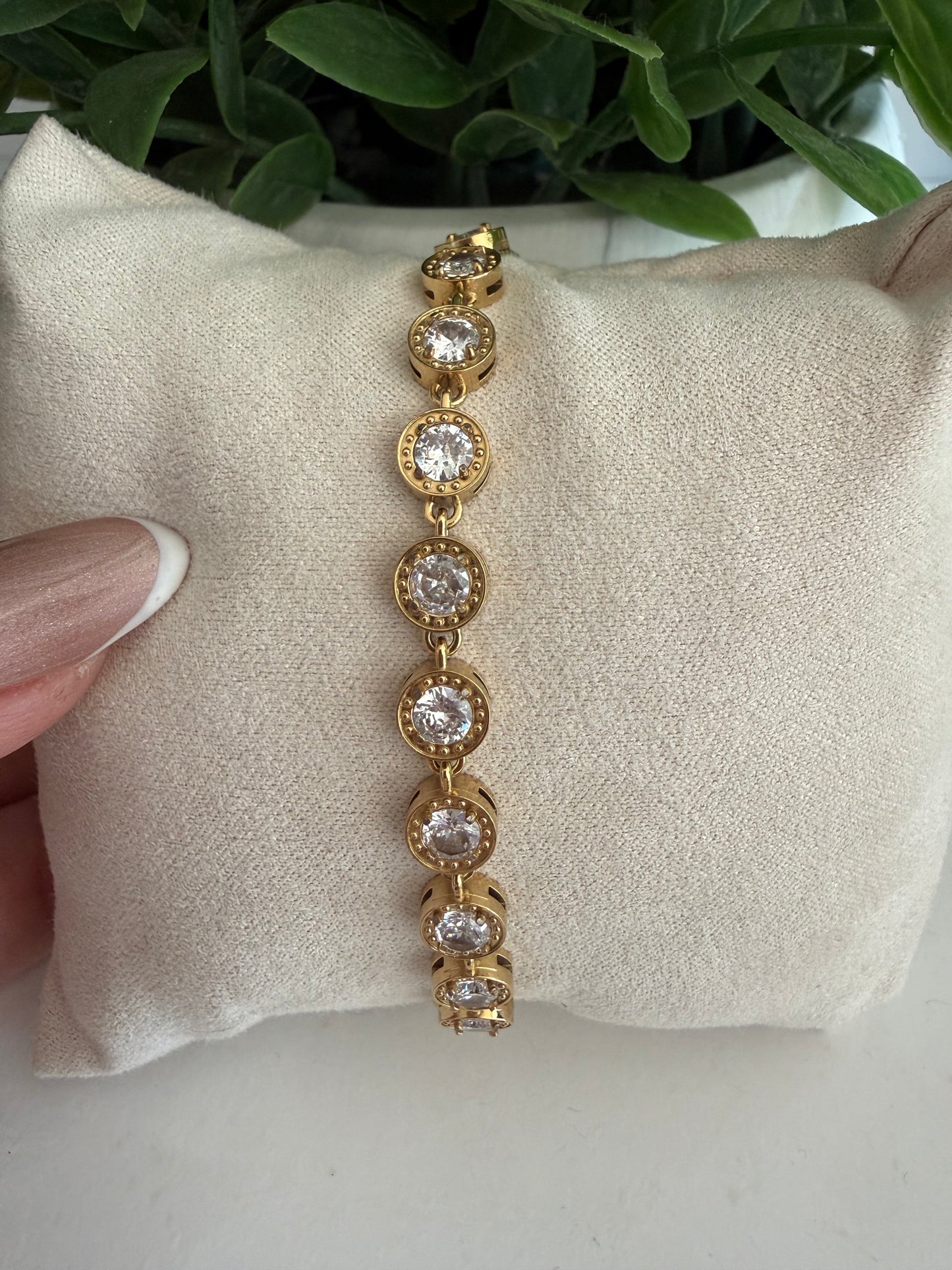 Circle Glam Bracelet