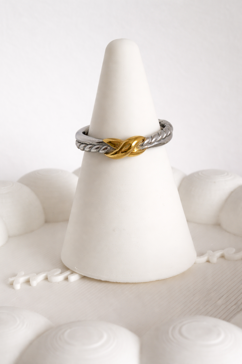 Soft Twist Ring
