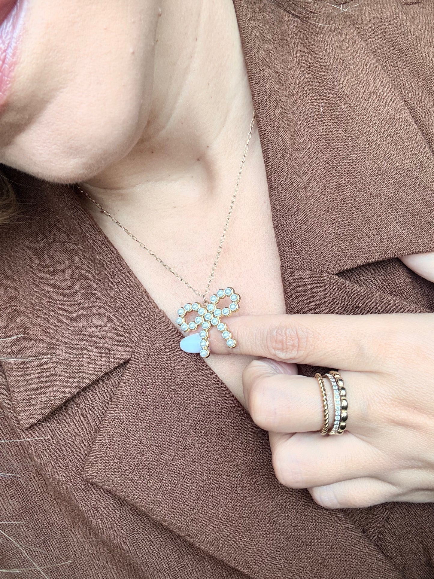 Elegant Bow Necklace